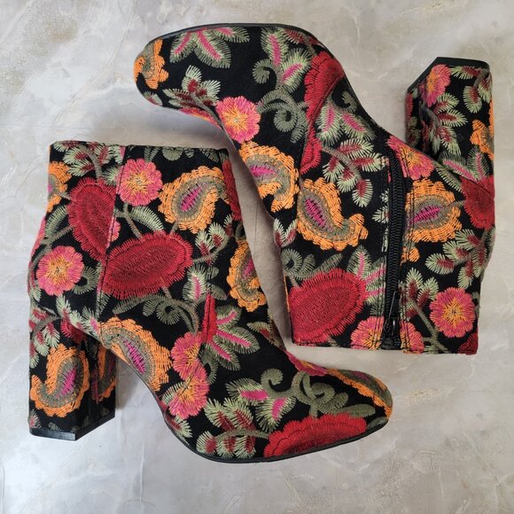 MIA Vail Floral and Paisley Embroidered Black Ankle Boots size 8M - Picture 1 of 12